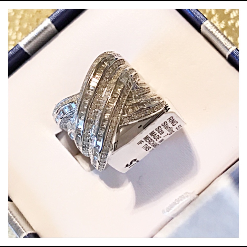 SS Diamond Ring - Picture 16 of 16